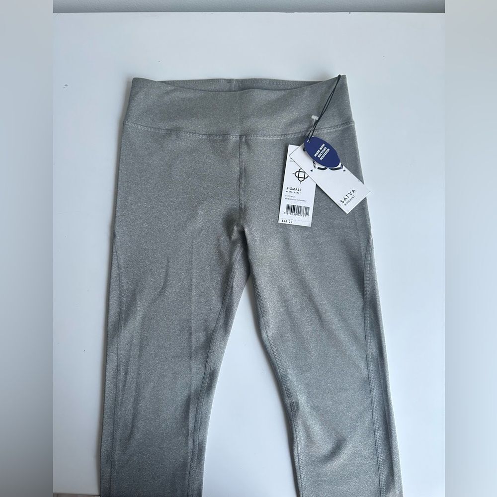 NWT SATVA MOVEMENT HIGH PERFORMANCE LEGGINGS
